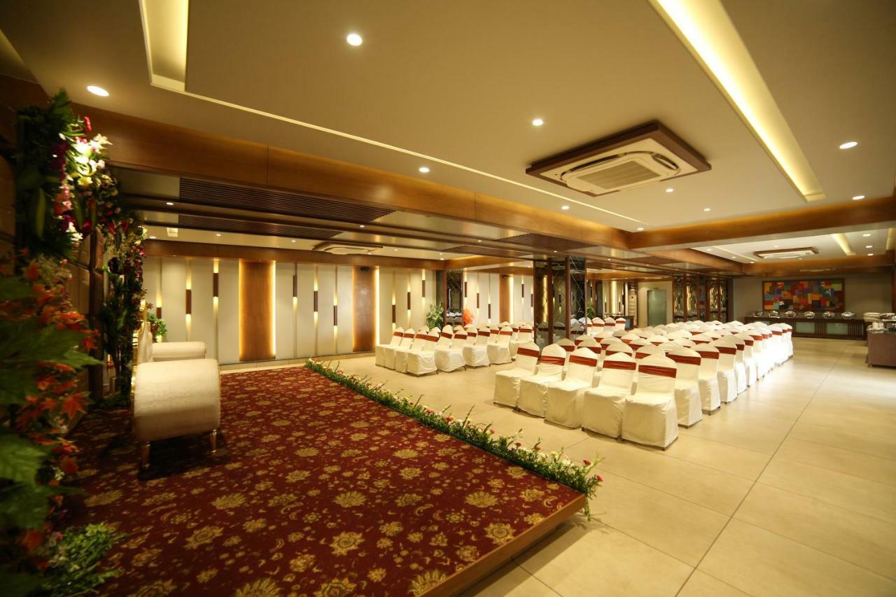 Hotel Avaante Ahmedabad Formerly Known As The Orchid Hotel Екстериор снимка