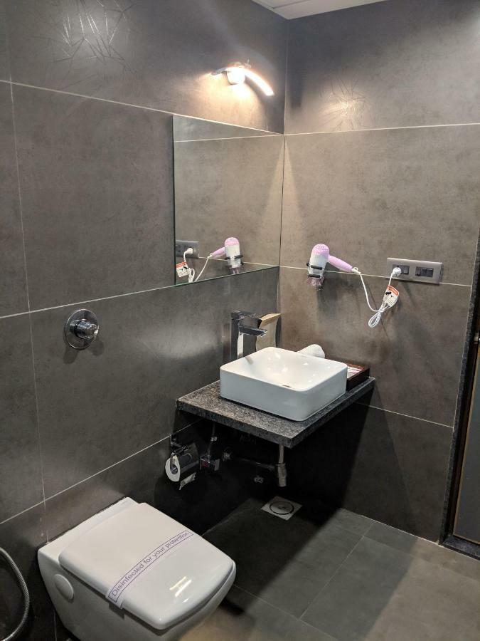 Hotel Avaante Ahmedabad Formerly Known As The Orchid Hotel Екстериор снимка